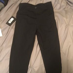 Brand new leggings with pockets